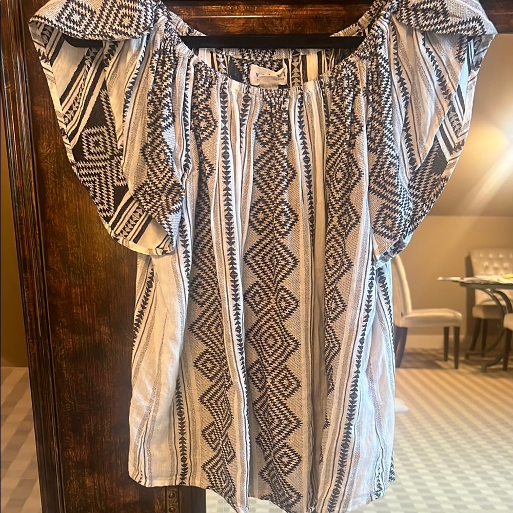 Velvet by Graham & Spencer Black and White Patterned Blouse